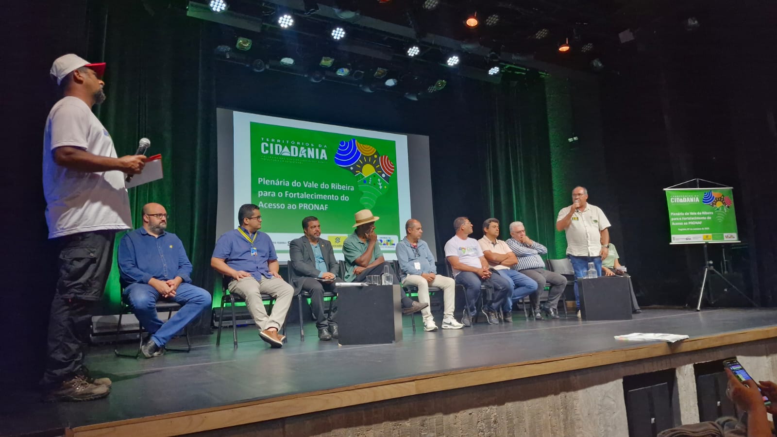 Plenária Territórios da Cidadania - palco com banner